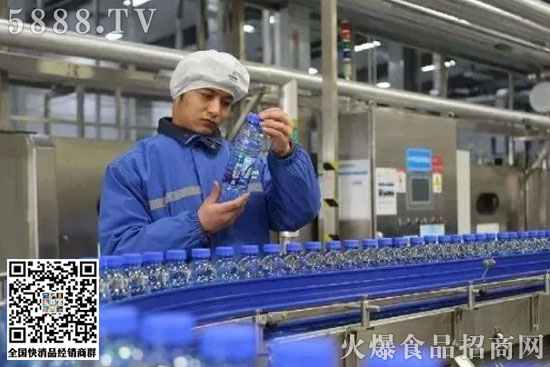 進入21世紀,達能豪砸197億元入主樂百氏,試圖擴大在大中華市場的影響力。 進入21世紀,達能豪砸197億元入主樂百氏,試圖擴大在大中華市場的影響力。