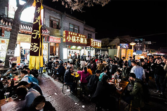 滿足人民對(duì)幸福生活的美好追求,春都王中王火腿腸與時(shí)俱進(jìn) 滿足人民對(duì)幸福生活的美好追求,春都王中王火腿腸與時(shí)俱進(jìn)